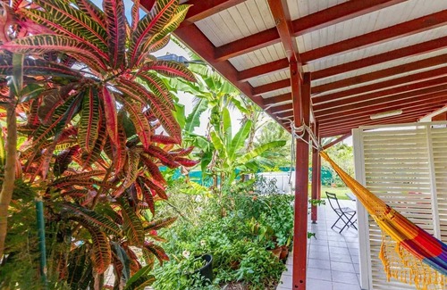 L'Houezel Apartment | Homerez - Cozy studio with garden view in Le Gosier 25 m²