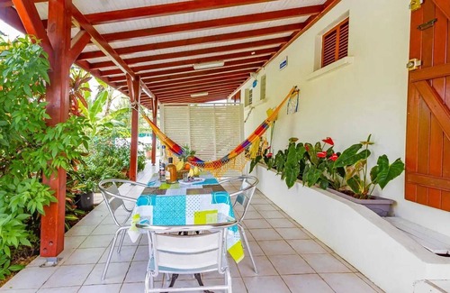 L'Houezel Apartment | Homerez - Cozy studio with garden view in Le Gosier 25 m²