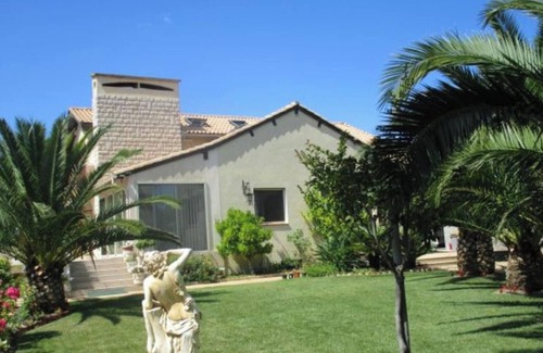 Vias Apartment | Homerez - Elegant apartment in Vias with balcony and garden