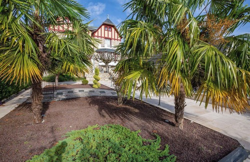 Bourre Villa | Homerez - Elegant Villa in Bourré with Private Pool