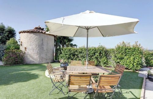 Frejus Villa | Homerez - Elegant Villa in Fréjus, Private Pool