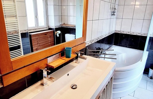 Saint-Michel-sur-Orge House | Homerez - House in Saint-Michel-sur-Orge