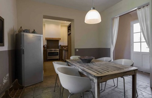 Saumane-de-Vaucluse House | Homerez - House in L'Isle-sur-la-Sorgue