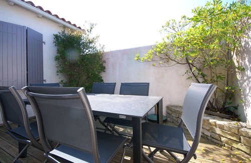 Le Bois-Plage-en-Re House | Homerez - House in Le Bois-Plage-en-Ré