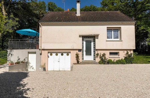 Ouzouer-sur-Trezee House | Homerez - House in Ouzouer-sur-Trézée