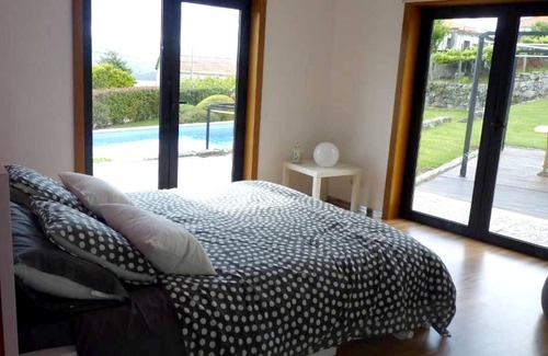 Vila Nova de Cerveira House | Homerez - House 10 km away from the beach for 4 ppl. with swimming-pool at Prado