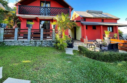 Trois-Bassins House | Homerez - House 7 km away from the beach for 3 ppl. with garden at Trois Bassins