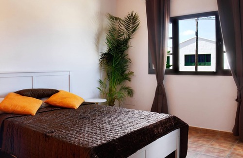 Tajaste House | Homerez - House 8 km away from the beach for 6 ppl. with swimming-pool at Tinajo