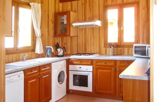 Lachapelle-Auzac House | Homerez - House for 4 ppl. with shared pool and terrace at Lachapelle-Auzac