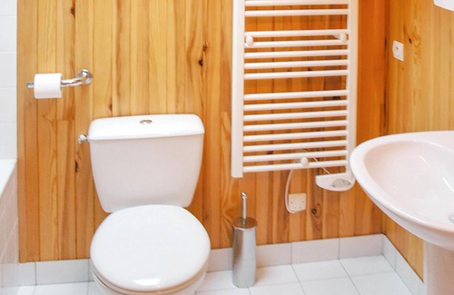 Lachapelle-Auzac House | Homerez - House for 4 ppl. with shared pool and terrace at Lachapelle-Auzac