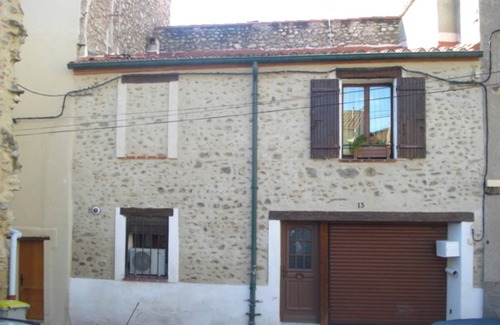 Ille-sur-Tet Apartment | Homerez - House in Ille-sur-Têt, garden, AC and fireplace