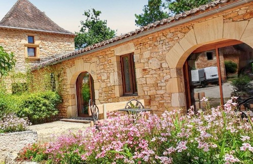 Puy-l'Eveque House | Homerez - House in Puy-l'Évêque with garden