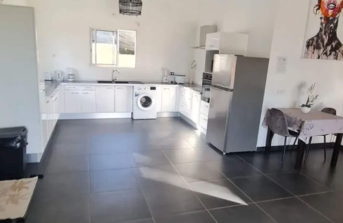 Sainte-Rose Villa | Homerez - Modern Villa Sainte-Rose