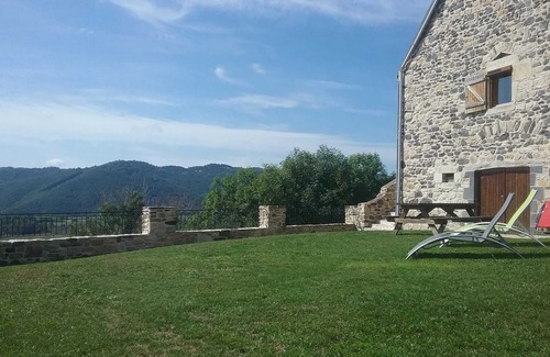 Rentieres House | Homerez - Mountain house, Rentières