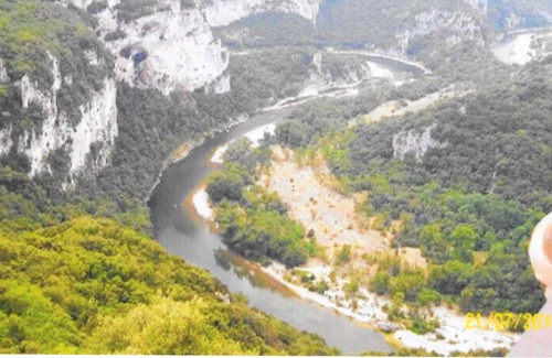 Gravieres House | Homerez - Nice house for 6 ppl. with shared pool and terrace at Gravières