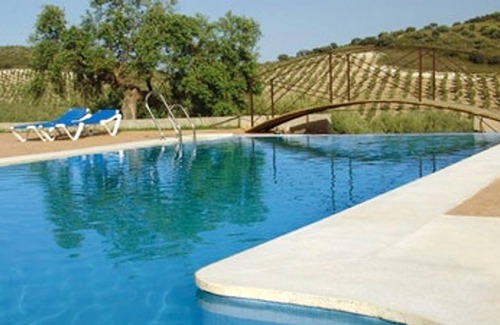 Estepa House | Homerez - Nice house for 6 ppl. with shared pool and terrace at Estepa