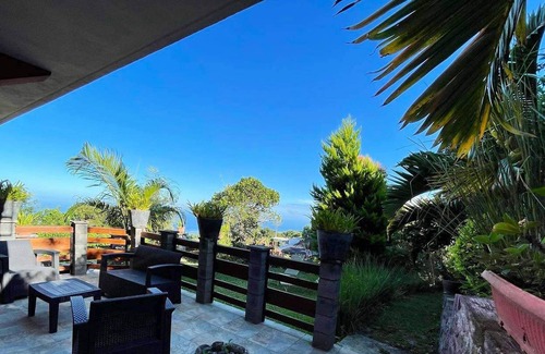 Trois-Bassins House | Homerez - Nice bungalow 7 km away from the beach for 3 ppl. at Les Trois Bassins