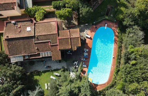 Oltrarno Villa | Homerez - Peaceful Villa in Firenze with private pool