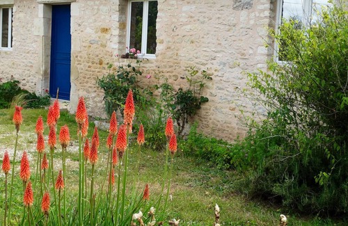 La Mothe-Saint-Heray House | Homerez - Property for 3 ppl. with garden and terrace at La Mothe-Saint-Héray