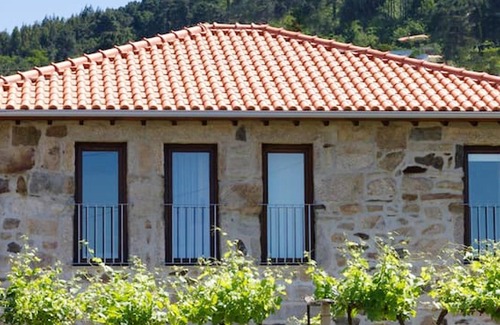 Riba de Mouro House | Homerez - Spacious house for 2 ppl. with terrace at Riba de Mouro
