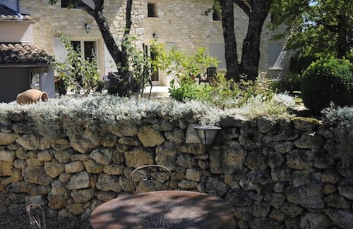 Caseneuve Villa | Homerez - Splendid Villa in Caseneuve with Private Pool