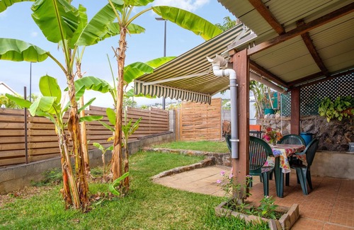 Plateau-Caillou Apartment | Homerez - Studio 8 km from the beach for 2 pers. with garden in Saint Paul