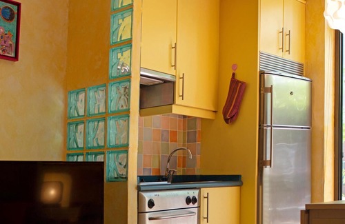 Nueva Espana Apartment | Homerez - Studio for 2 ppl. with shared pool, garden and terrace at Madrid