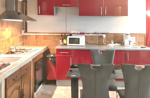 Saint-Pierre Apartment | Homerez - Studio in Saint-Pierre