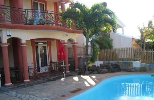 Grand-Baie Villa | Homerez - Villa 500 m away from the beach for 6 ppl. with swimming-pool