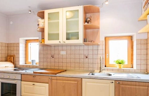 Gornje Dubrave Villa | Homerez - Villa for 8 ppl. with swimming-pool, sauna, jacuzzi, spa and terrace