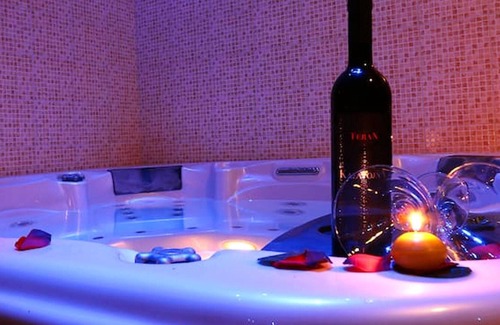 Gornje Dubrave Villa | Homerez - Villa for 8 ppl. with swimming-pool, sauna, jacuzzi, spa and terrace