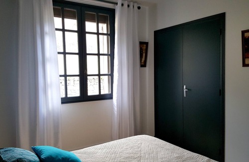 Fumel Villa | Homerez - Villa for 6 ppl. with swimming-pool, garden and terrace at Fumel