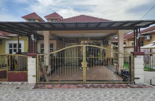 Rembia House | Homestay Adinda Siti Melaka, Paya Rumput Cheng