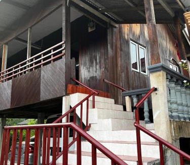 Kota Tinggi House | Homestay Rumah Kayu Kota Tinggi