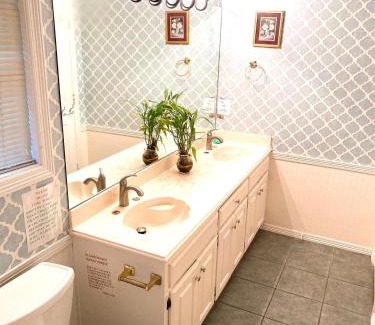 Far North Dallas House | Homestayyy