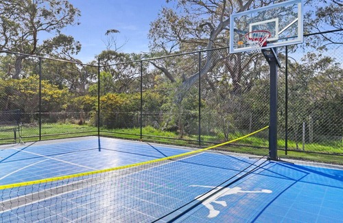 Wallington Cabin | Homestead Pool House, Spa, Basketball, Heated Pool