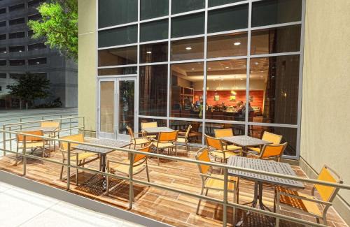 Houston Convention District Hotel | Homewood Suites by Hilton Houston Downtown