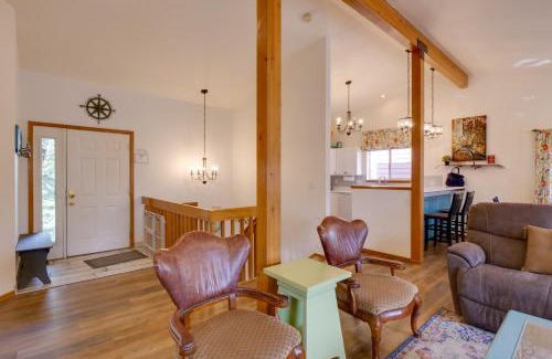 Frisco House | Homey Dog-Friendly Retreat with Deck in Dtwn Frisco!