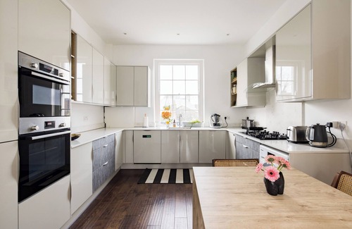 Camden Town with Primrose Hill House | Homey Parkside Flat in Primrose Hillnn