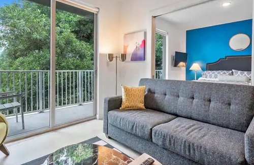 East Little Havana Apartment | HOMI l Little Havana Suites