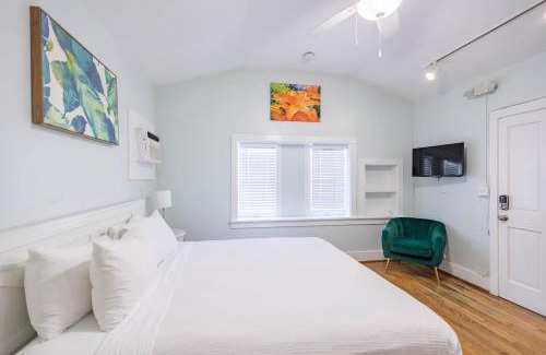 Historic Seaport Hotel | Honey Bun Hideaway