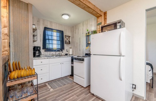 Rockaway Beach Cabin | Honey Hive in Rockaway Beach