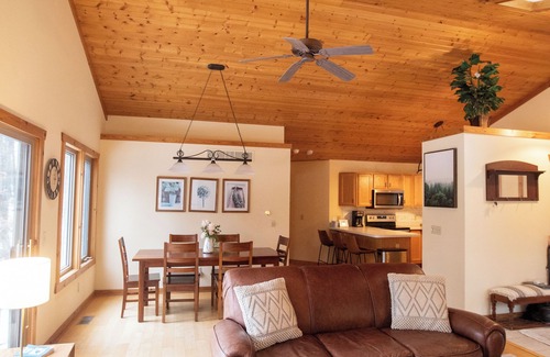 The Galena Territory Cabin | HoneyComb Hideaway Galena Territories