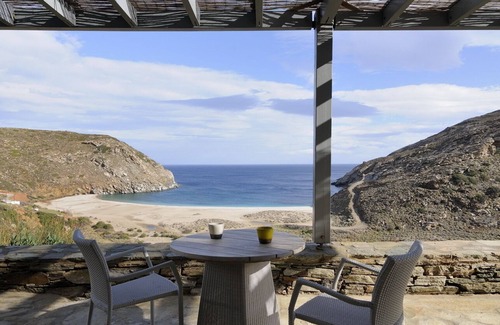 Andros Apartment | Honeymoon Suite with Beach View in Andros