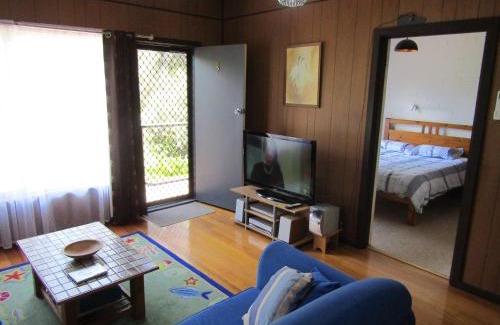 Silverleaves House | Honeysuckle Lodge
