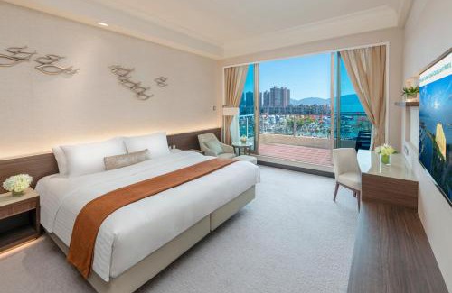 So Kwun Wat Hotel | Hong Kong Gold Coast Hotel