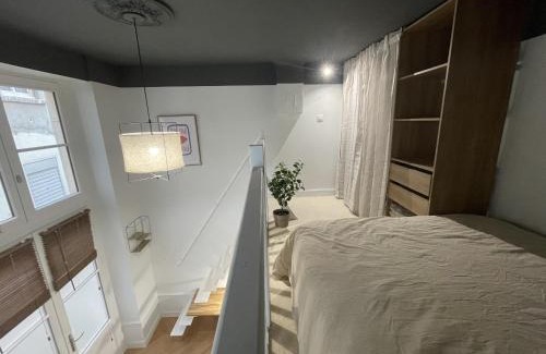 Moliere - Edgard Quinet Apartment | Honorê Suite Saint Pothin - 1 Bed Room 2 pers