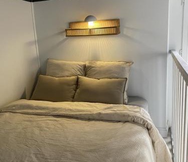 Moliere - Edgard Quinet Apartment | Honorê Suite Saint Pothin - 1 Bed Room 2 pers