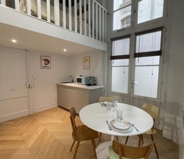 Moliere - Edgard Quinet Apartment | Honorê Suite Saint Pothin