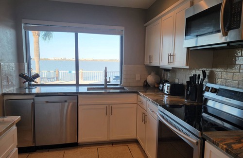 Bay Area House | Hook Wine Sinker Waterfront Paradise On Oso Bay Pool, near beach Corpus Christi